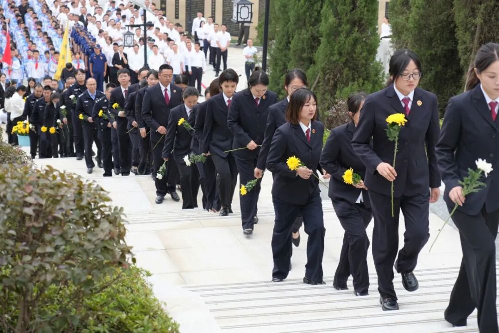 缅怀英烈守初心 砥砺奋进担使命——澧县人民检察院组织干警参加烈士纪念日公祭活动